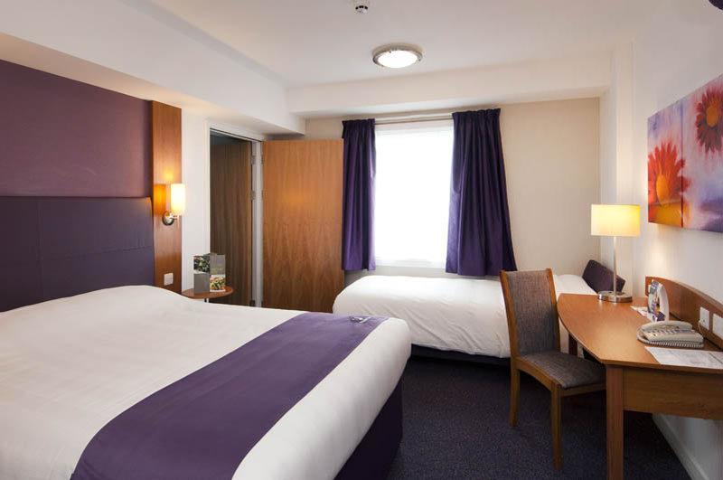 Premier Inn Edinburgh Park Eksteriør billede